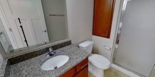 Condo Style Upper 3 Bedroom 2 Bathroom plus Den Apartment Gallery 21
