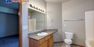 1999 East Wilson Lane Gallery 13