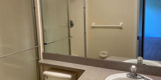 Adorable 3 bedroom / 2.5 bath town home with newly remodeled kitchen! Gallery 19