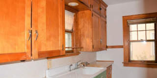 Cute 3 bedroom - Non-Duplex House In Como for June 2026! Gallery 3