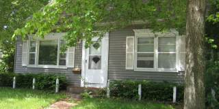 2BR 2bath home close to downtown Iowa City, available August 1, 2023! Gallery 1