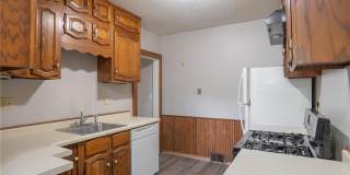 3555 Queen Ave N Gallery 5