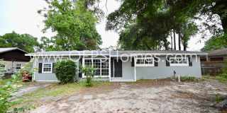 4 Bed Crestview Home Gallery 1