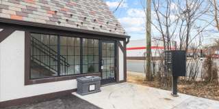 380 BROADVIEW Avenue Gallery 15