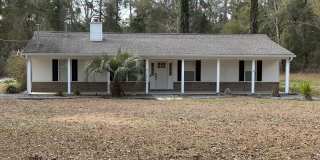 Spacious 3BR/2BA on 1 Acre – Fully Fenced Gallery 1