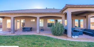 Stunning 2 Bedroom Fully Furnished Home. Community Pool & Mini Golf! Gallery 73