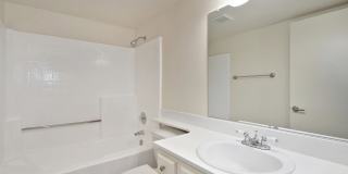 Elan Riverwalk Gallery 27