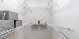 Henley at Mirror Lake Gallery 15