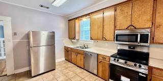 2BR Home with Sunroom & Extended Driveway Gallery 7