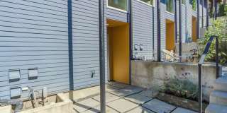 2bd/2ba Seattle Townhome Gallery 1