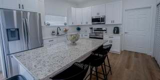 207 W Giddens Ave Gallery 5