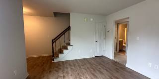 Beautiful Roanoke 2 bed 2 bath Duplex Gallery 17