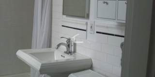 Nice 1 bed near BC Gallery 10