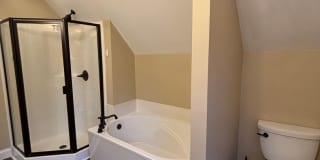 Freshly Renovated Dollhouse in Maryville!! Gallery 23