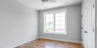 1422 Bainbridge Street Gallery 10