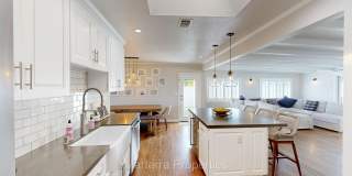 Beautiful Home with Pool! Gallery 19