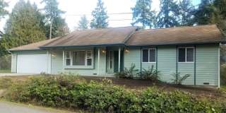 Light & Bright 3 bedroom home in Indianola! Gallery 1