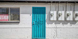 4 weeks of free rent! - Studio Near Grand Canyon University with washer/dryer! Gallery 24