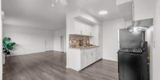 Sunset Square Gallery 15