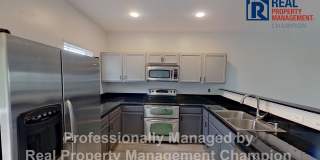 Spacious 3-Story Townhome in the Heart of Carolina Beach — Backs to State Park Gallery 15