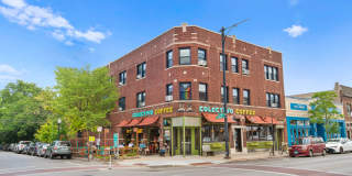 5425 N Clark St Gallery 1