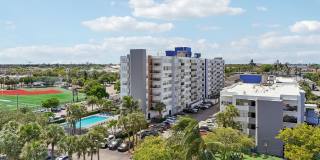 Grand Island Square - 3 Miles to Aventura Mall Gallery 9