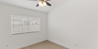 6825 N 81st Lane Gallery 18