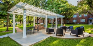 Crestwood Place Apartments Gallery 1