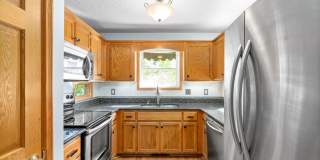 Pet Friendly Three Bedroom! Gallery 8