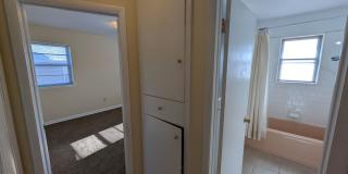 2 bed, 1 bath duplex house in Edmond with central heat and air next to UCO campus Gallery 6