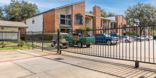 Clayton Pointe Gallery 42