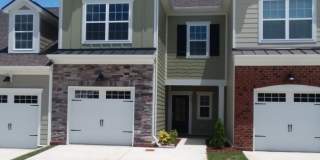 Amazing 3 Bed 2.5 Bath Townhome in Spring Hill Gallery 1