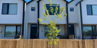 Beautiful, Newer Townhome!  Walking distance to many amenities. Gallery 1