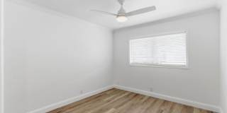 OPEN HOUSE SATURDAY 4/11 - 12PM TO 2PM Sunny and Bright 3 Bedroom End Unit in Yorktown Villas Neighborhood Gallery 22