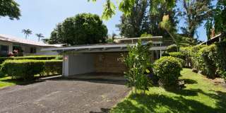Available now, 5 bedroom 2 bath in Manoa Gallery 1