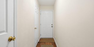 204 LIVINGSTON Court Gallery 15