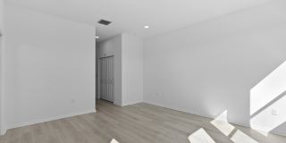 4404 Longwood Lake Square Gallery 38