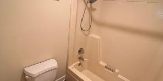 Rustic 2 Bedroom Condo in Convenient Location Gallery 12
