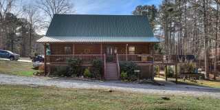 Fully Furnished Monthly Lake Cabin Rental | Available October – March Gallery 1