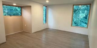 Spacious Pet-Friendly 4BR Home Near Downtown & UVA Gallery 9