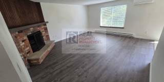 Check out this completely wonderful 2-bedroom, 1.0-bath unit! Gallery 9