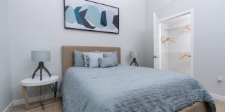 Downtown Ontario Luxury Apartments Gallery 53