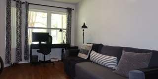 Hyde Park Country Condo - Furnished - 1BD/1BA - Covered Parking -Close to Everything Gallery 9