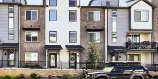 Spacious 3-Bedroom Home with Modern Finishes in North Broomfield Gallery 1