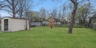Charming 2BR House in San Antonio Gallery 10