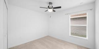 Modern 3 bedroom 2 bathroom single family home in Lehigh Acres Gallery 23