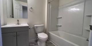 Updated 5BR 3bath house with off street parking! Gallery 4
