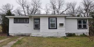 3 Bedroom 2 Bath Bungalow in Hospital District Gallery 1