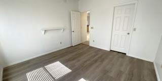 Convenient Eastside location on cul-de-sac Gallery 25