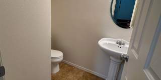 Spacious 2 bed/2.5 bath with bonus room townhome off Road 68 Gallery 12